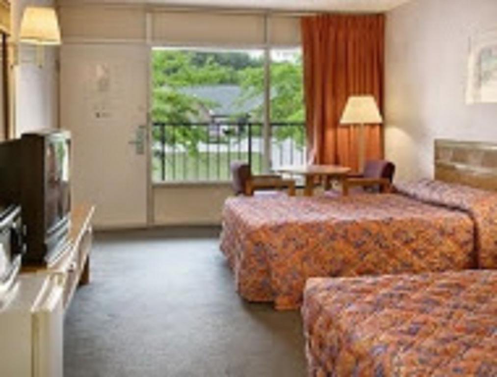 Town And Country Inn Suites Spindale Forest City Esterno foto